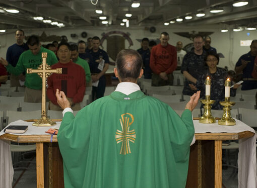 Judge Blocks Kansas From Limiting Attendance at Religious Services