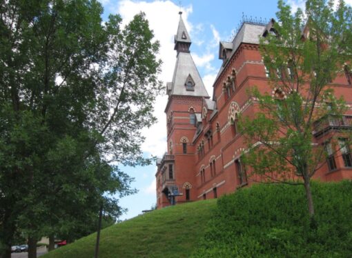 Cornell University Physician: I Was Wrong About COVID V*ccine Mandates