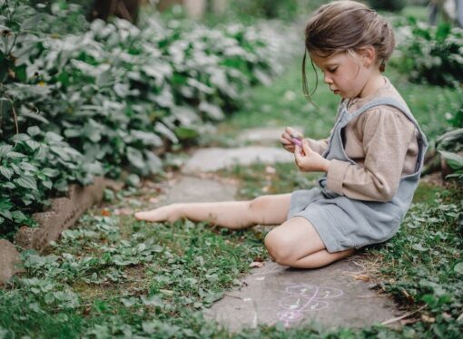 Teaching Children to Self-Entertain