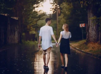 What Friendship Teaches Us About Dating and Marriage