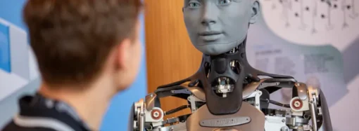 Three Times Keynes Was Not a Keynesian