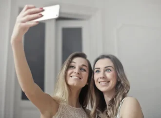 Gen Z Girls Are Beauties Made for This World, Not for a Screen