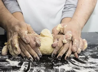 3 Reasons to Bake Bread With Your Children