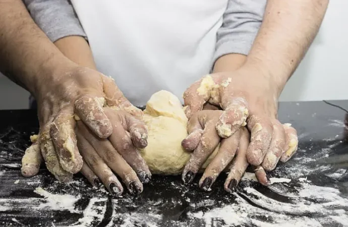 3 Reasons to Bake Bread With Your Children